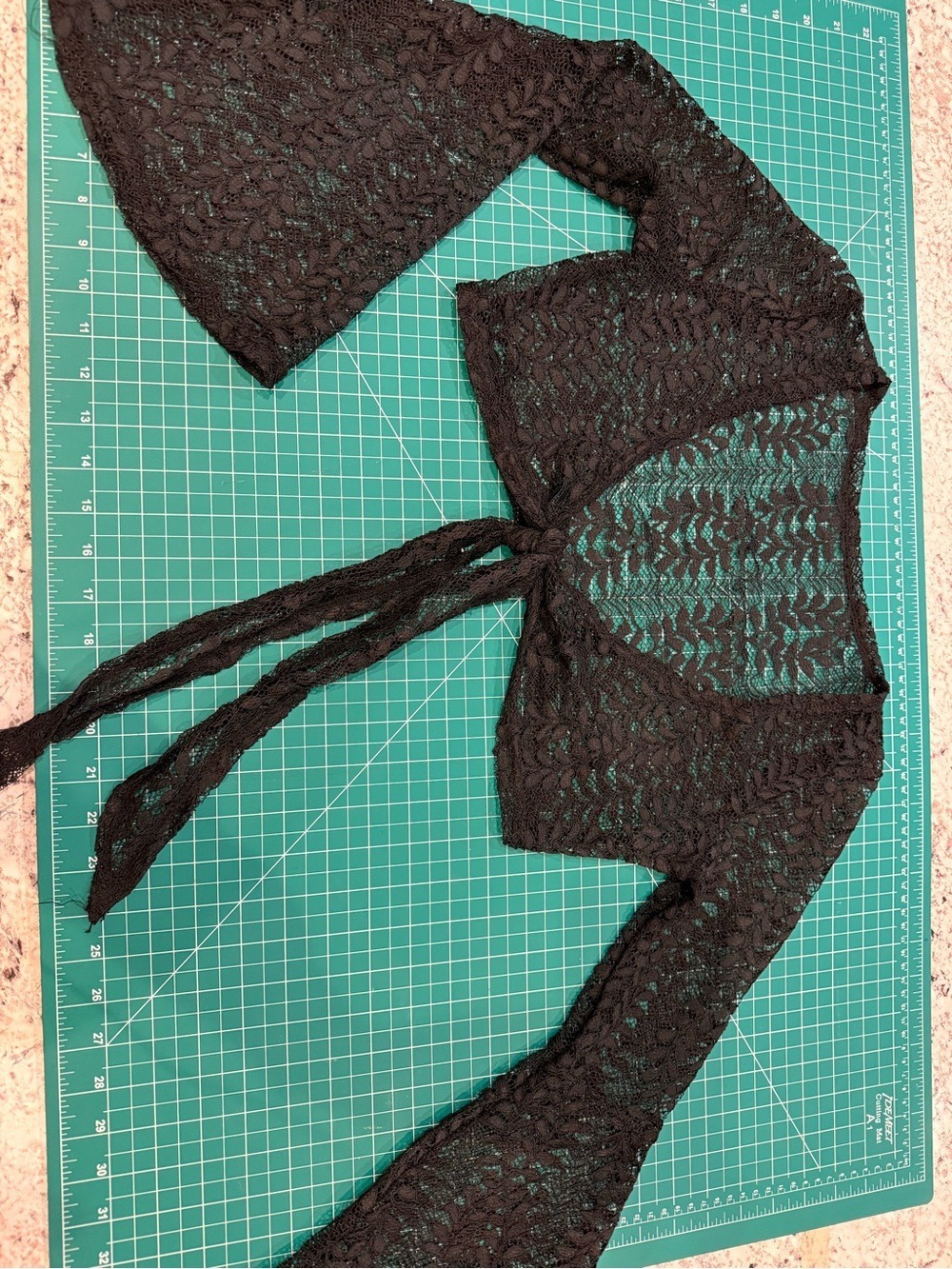 Black Lace Bell Sleeve Tie Front Shrug Crochet Boho Festival Top Estimated XS/S - Picture 4 of 7